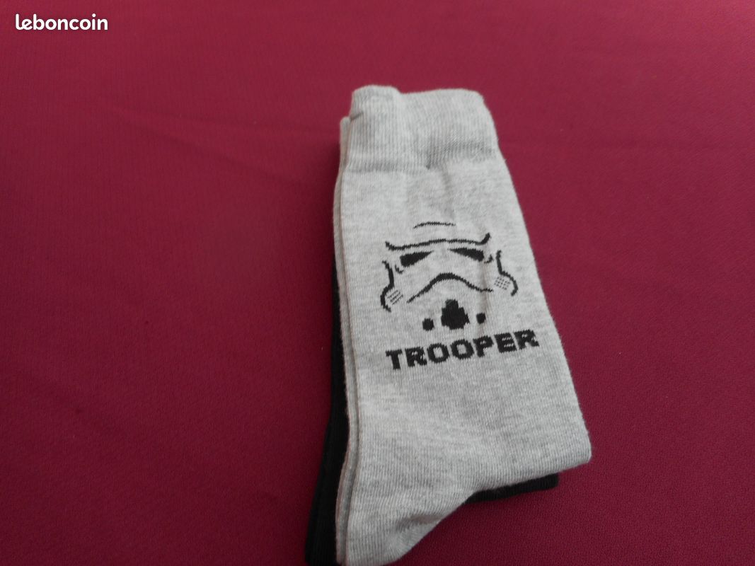 2 paires de chaussettes noire grise dark vador trooper (image 2)