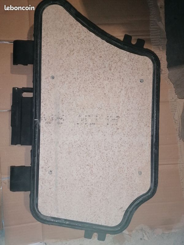 Porte ramonage gauche chaudière de dietrich réf 82298906 (image 3)