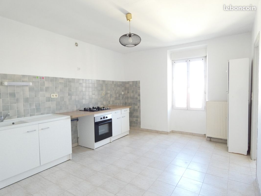 Appartement 4 pièces 99 m² · à Alès · 99 m² · 699 €