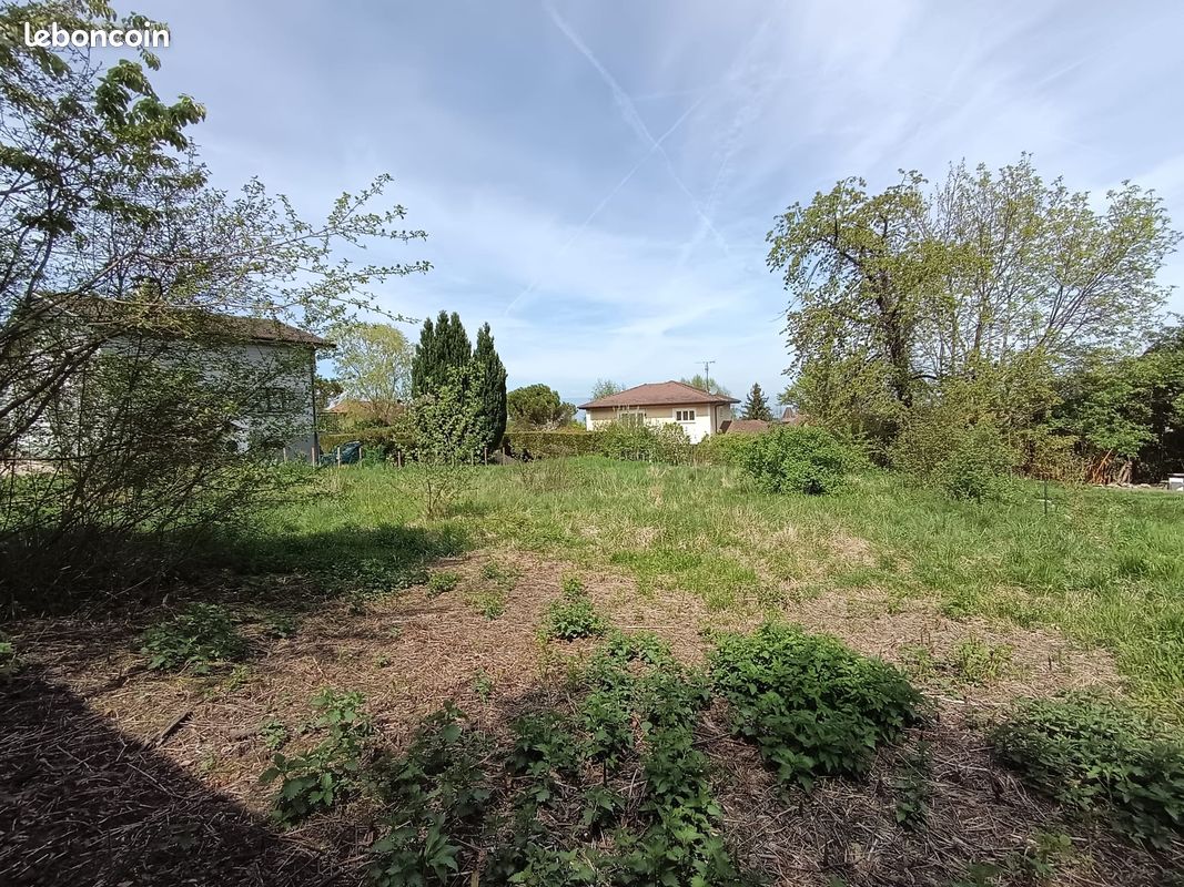 Terrain 838 m² · à Neuvecelle · 838 m² · 350 000 €