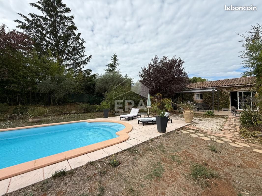 Maison 4 pièces 90 m² · à Saint-Maximin-la-Sainte-Baume · 90 m² · 450 000 €
