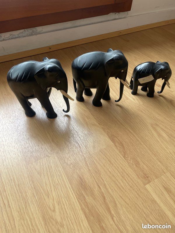 Lot éléphants ébène et ivoire (image 1)