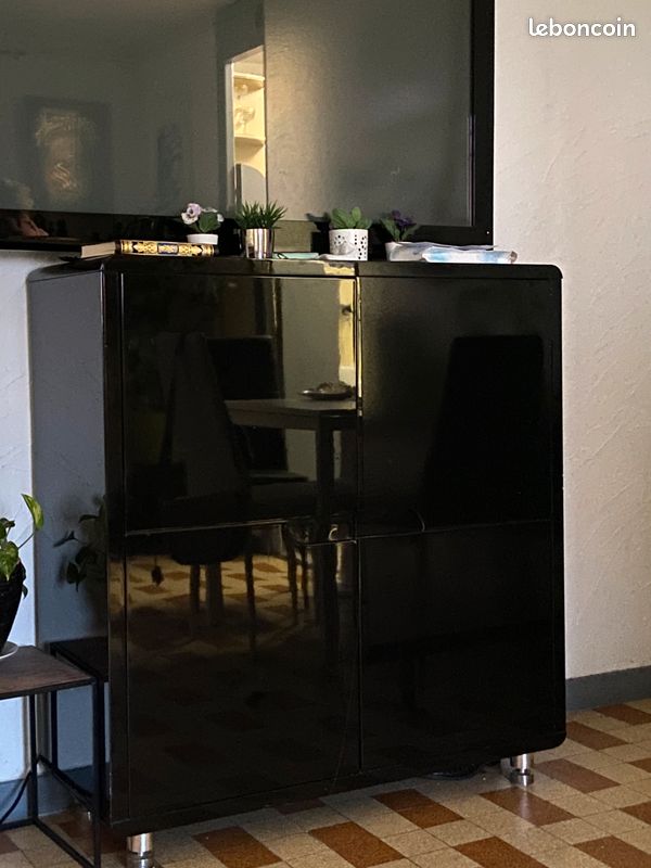 Commode (image 2)