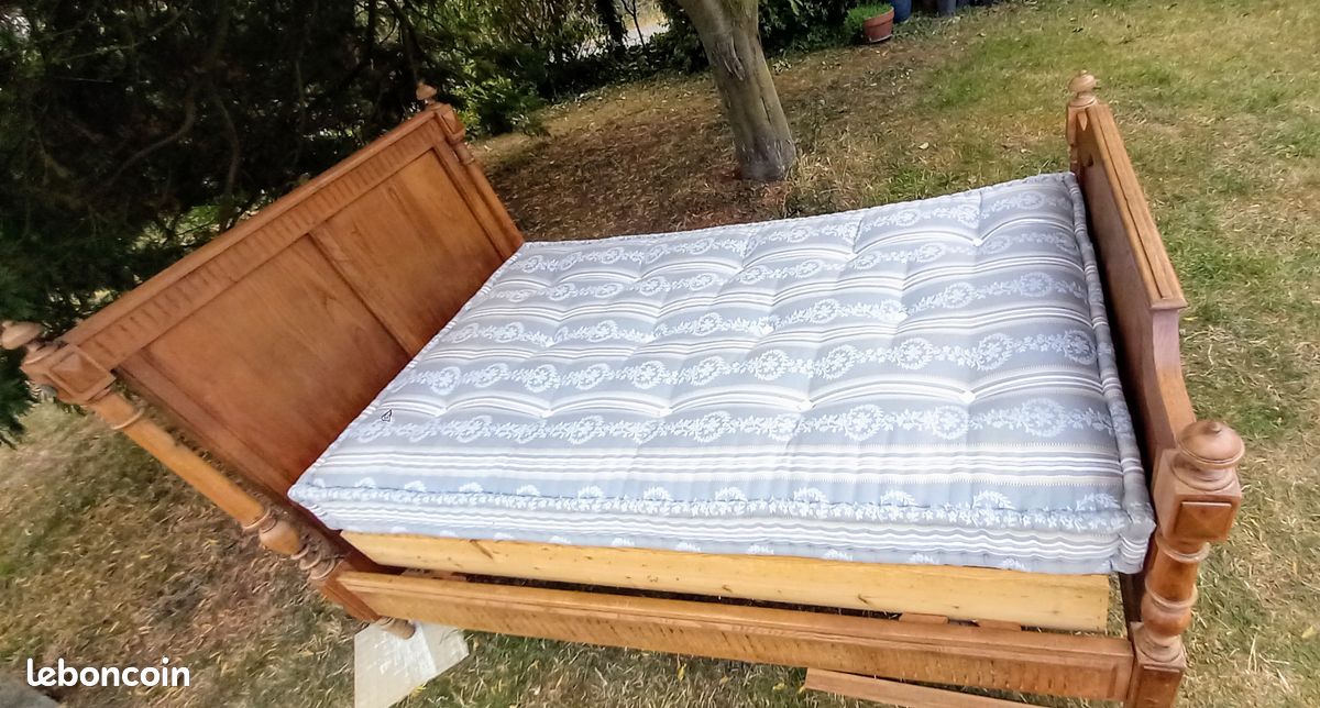 Lit structure bois ancien + matelas (image 1)