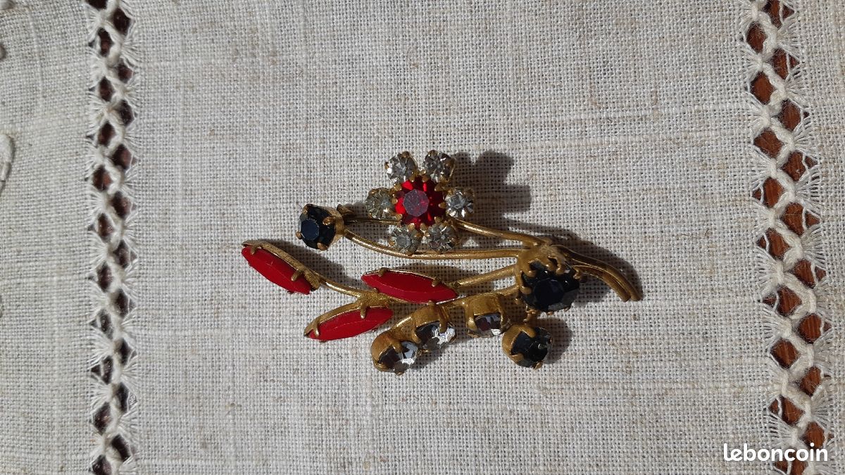 Broche vintage fleur (image 3)