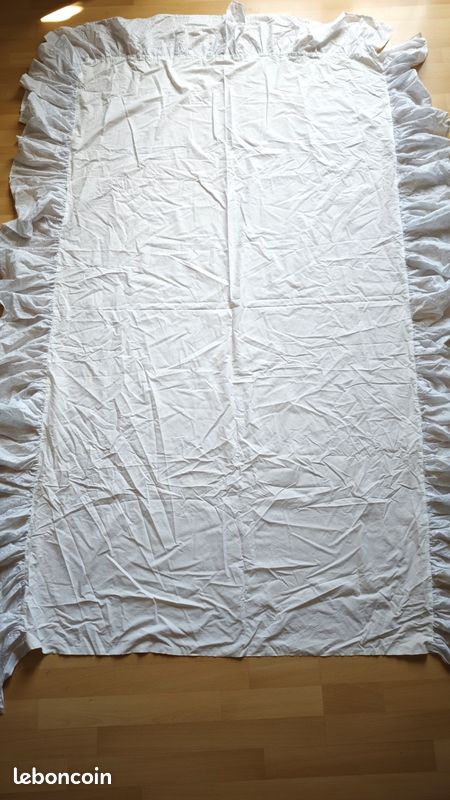 Couvre lit tissus blanc vintage (image 1)