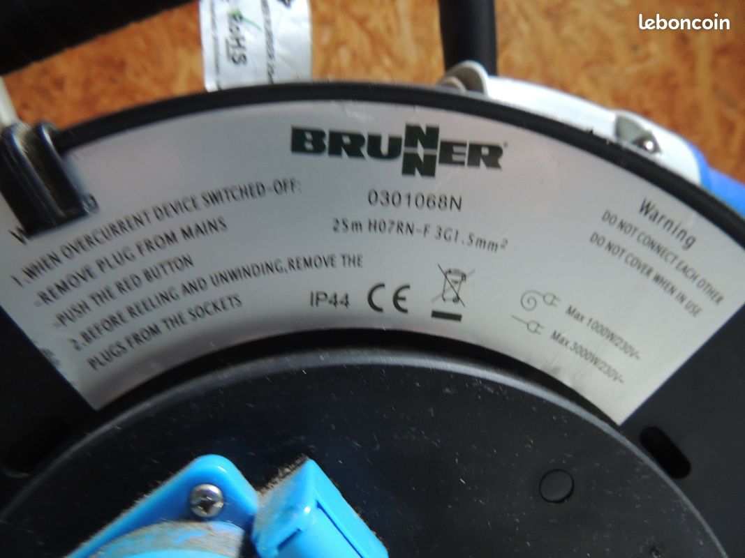 Vends rallonge élec25 m etrique cable 5mm2 puissance max1000 w/ 230v enroulée. Puissance maxi 3000w/230v déroulée (image 2)