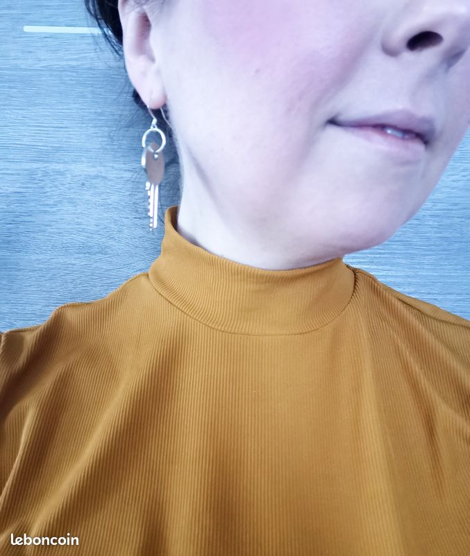 Boucles d'oreilles clés argentées (image 3)