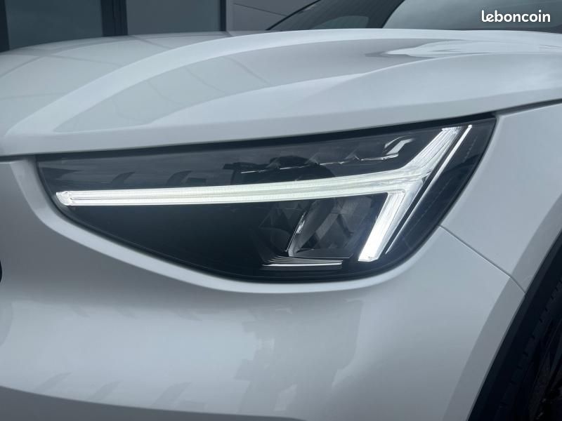 Volvo XC40 B3 163ch Black Edition DCT 7 (image 8)