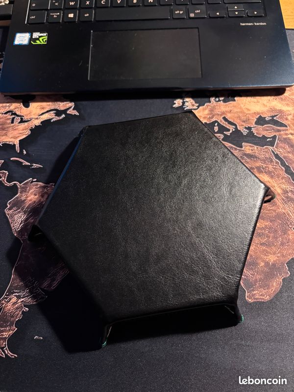 Plateau à Dés Hexagonal Pliable En Cuir Synthétique – Intérieur Velours – Pour Jeux De Société, Rangement Bureau – Plusieurs Couleurs
