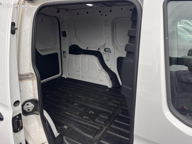 Volkswagen Caddy Cargo 2.0 TDI 75ch Business MY23 (image 10)