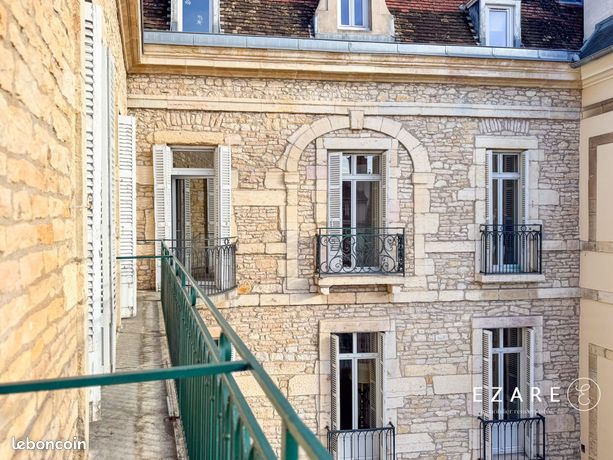 Appartement 7 pièces 173 m² — 1