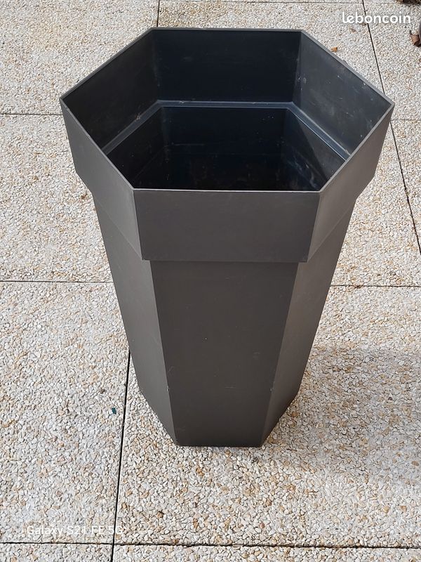 Pot à fleur (image 1)