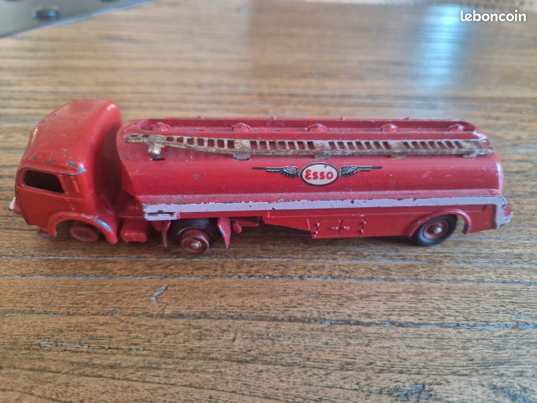Dinky Toys Camion Citerne Essolube Standard