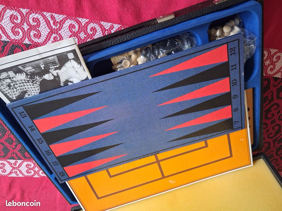 Mallette De Jeux Classiques Couvat – Vintage 1970 – France – État Neuf