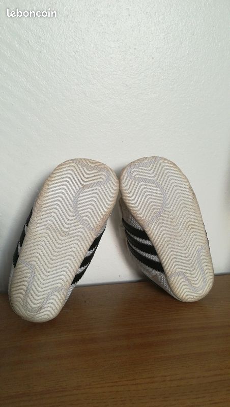 Chaussures chaussons Adidas bébé taille 18 (image 5)