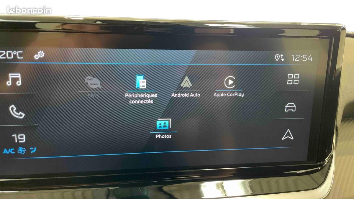 Peugeot 2008 Hybrid 145 e-DCS6 Style (image 13)