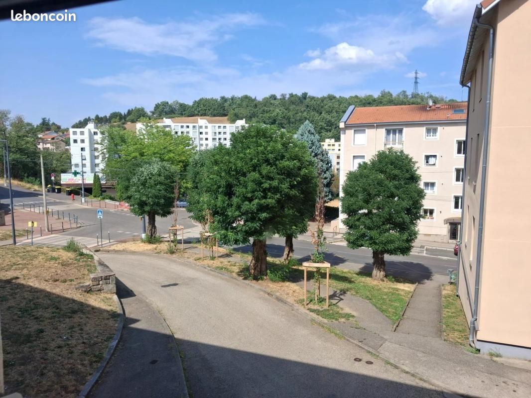 Appartement 2 pièces 49 m² · à Saint-Étienne · 49 m² · 341 €