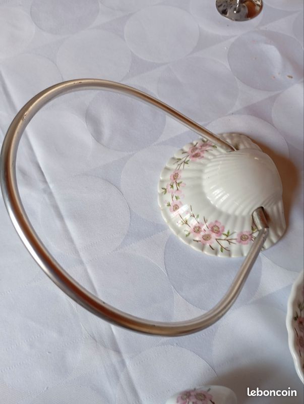Lot en porcelaine de salle de bain (image 8)
