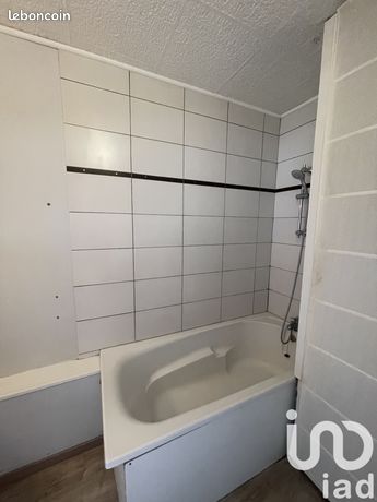 https://img.leboncoin.fr/api/v1/lbcpb1/images/71/fc/67/71fc67d0cbd44fa0dfcdcf1732a58526441a1d97.jpg?rule=ad-image