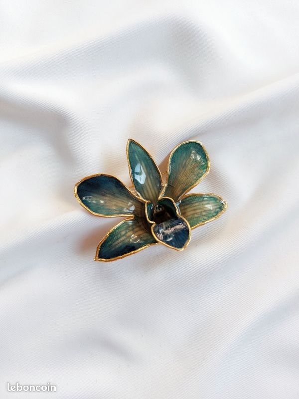Broche Vintage Fleur En Métal Plaqué Argenté Avec Améthyste - Bijou Ancien élégant
