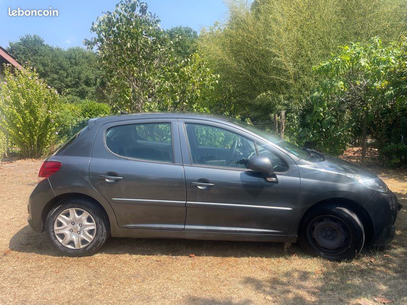 Peugeot 207 (image 2)
