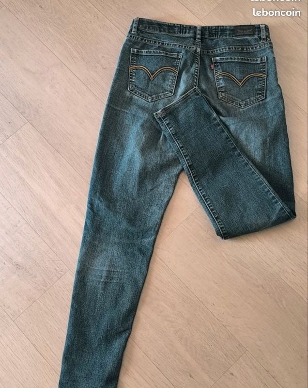 Jean Levi's taille 16ans (image 2)