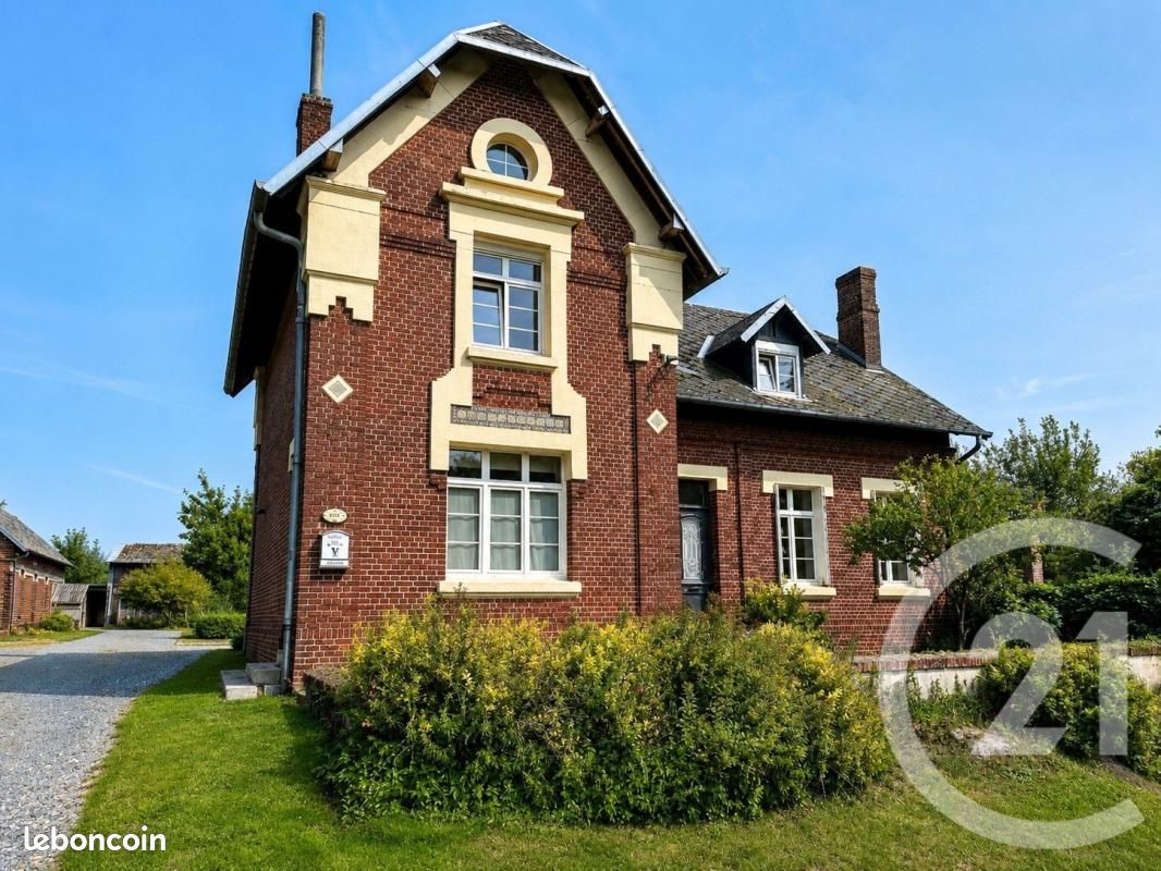 Maison 8 pièces 150 m² · à Étricourt-Manancourt · 150 m² · 175 000 €
