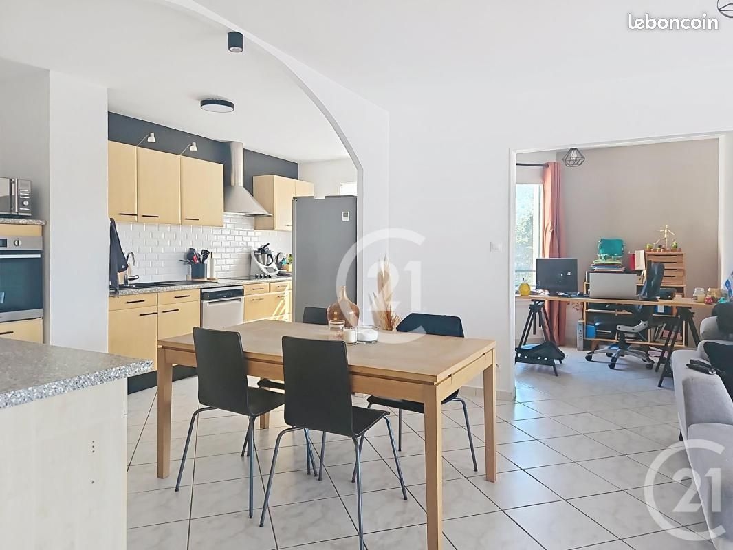 Appartement 5 pièces 111 m² · à Lagnieu · 111 m² · 200 000 €