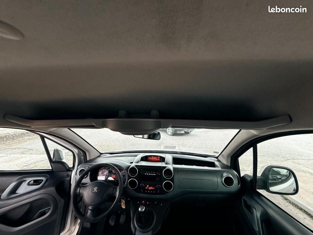 Peugeot Partner Tepee 1.6 HDI 92ch Family Gris (image 17)