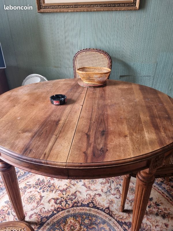 Table en merisier largeur 108, longueur 119 et hauteur 74 (image 8)