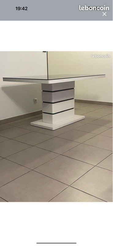 Table à manger moderne Maison du Monde (image 1)