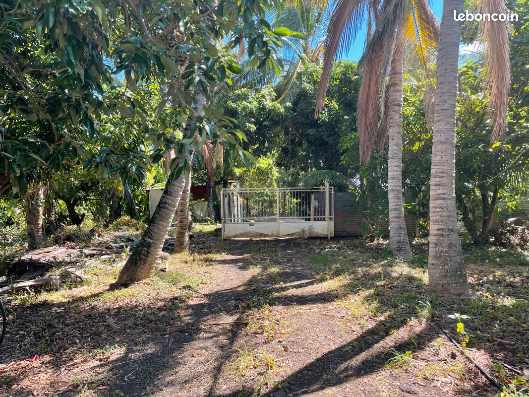 Maison 4 pièces 100 m² · à Saint-Denis · 100 m² · 1 100 €
