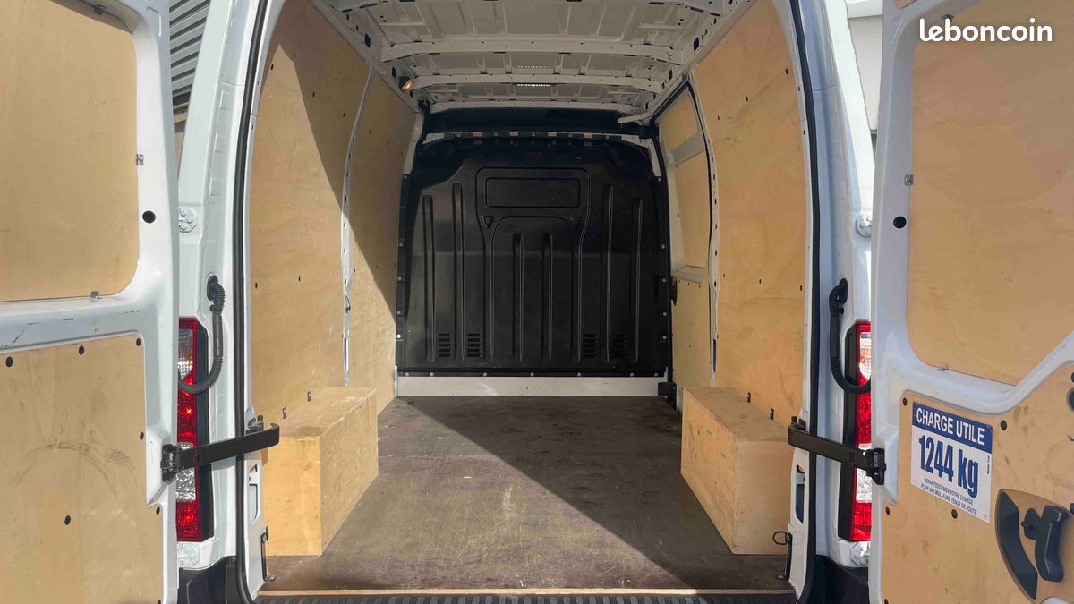 Renault master fgn trac f3500 l2h2 blue dci 135 confort (image 13)