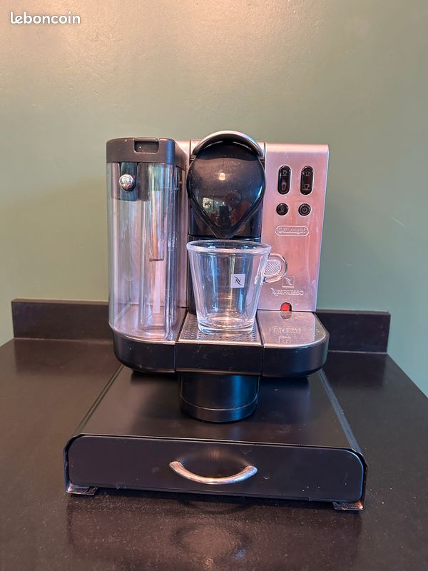 Cafetière Nespresso cappuccino Délonghi (image 1)