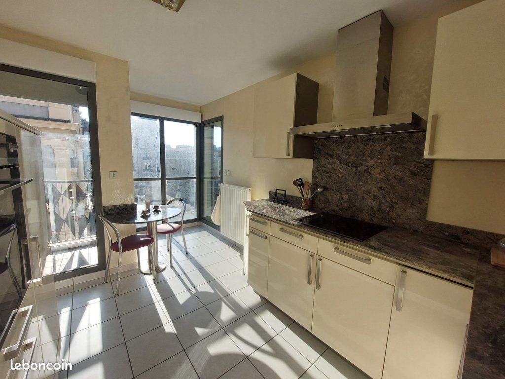 Appartement 3 pièces 88 m² · à Saint-Étienne · 88 m² · 810 €