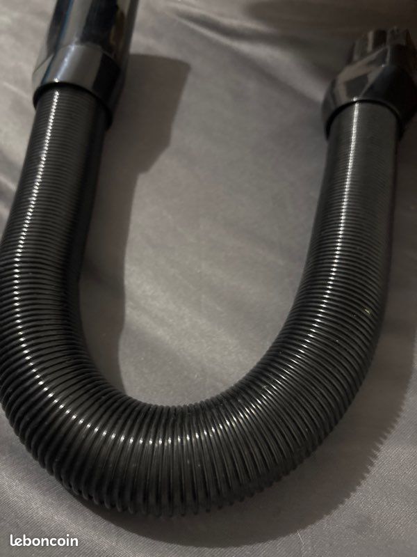 Tube flexible pour aspirateur sans fil hisense Hvc6264 BK move IV (image 3)