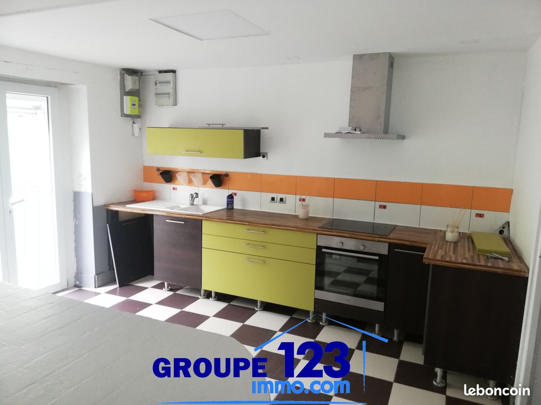 Maison 6 pièces 114 m² · à Montholon · 114 m² · 77 900 €