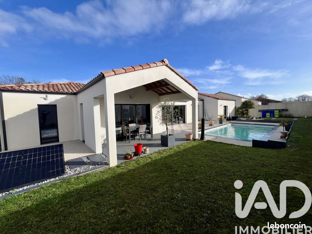 Maison 7 pièces 139 m² · à Nieul-le-Dolent · 139 m² · 529 815 €