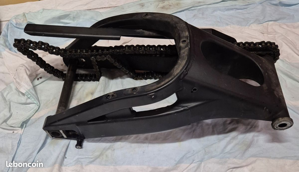 YAMAHA R1 2002 2003 Bras oscillant complet (image 2)