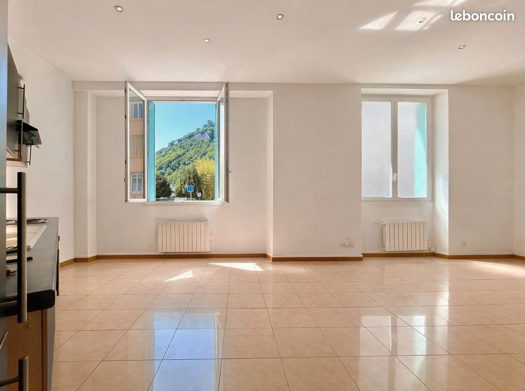 Appartement 2 pièces 63 m² · à Grenoble · 63 m² · 155 000 €