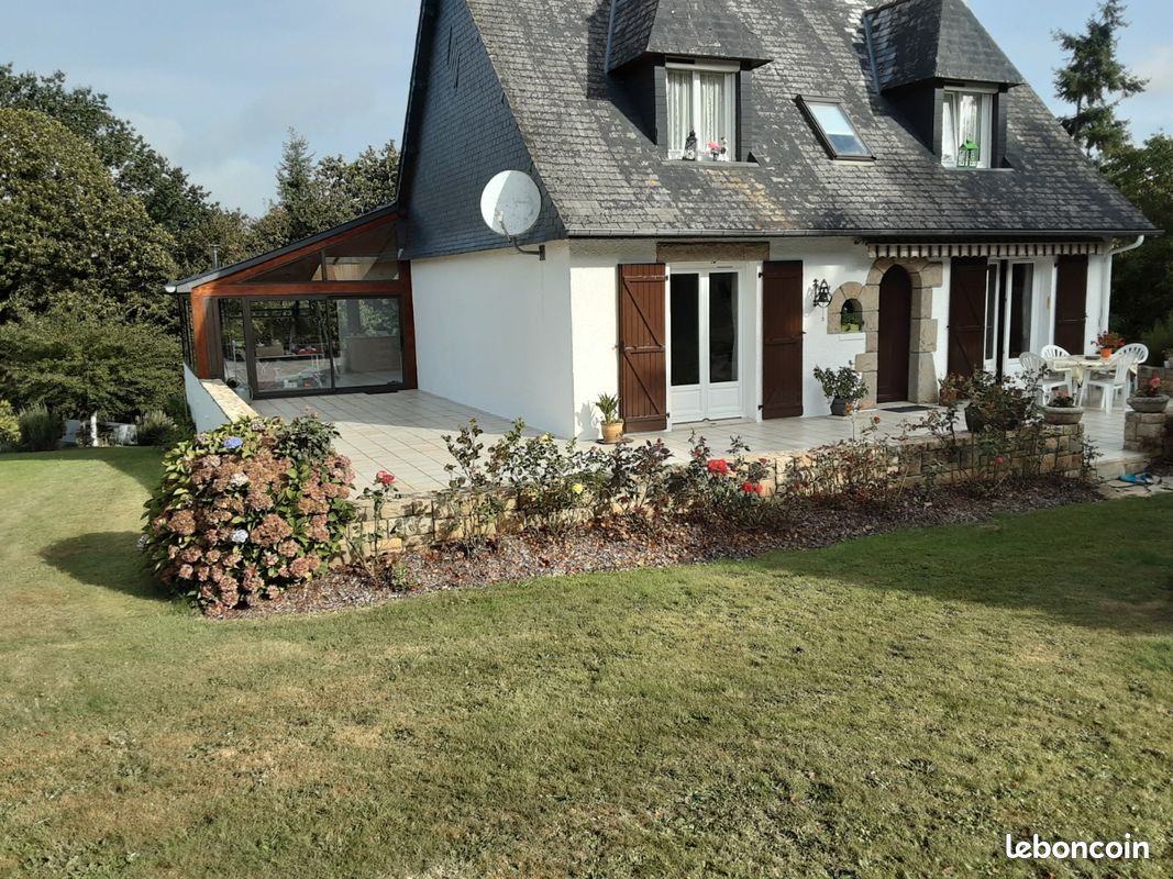 Maison 7 pièces 176 m² · à Saint-Caradec · 176 m² · 280 000 €