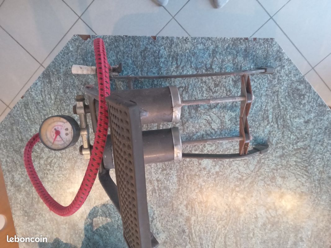 Pompe à pied (image 2)