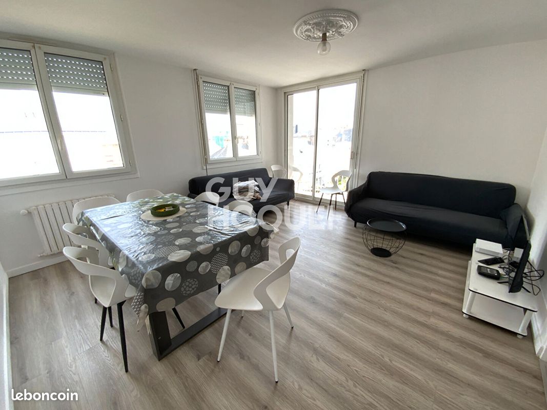 Appartement 6 pièces 109 m² · à Saint-Nazaire · 109 m² · 3 180 €/mois