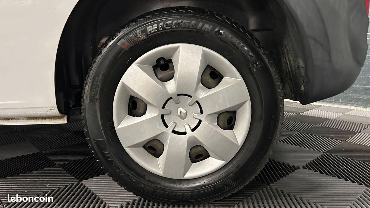 RENAULT KANGOO EXPRESS FOURGON 1.5 BLUEDCI 95 CONFORT TVA RECUPERABLe (image 38)