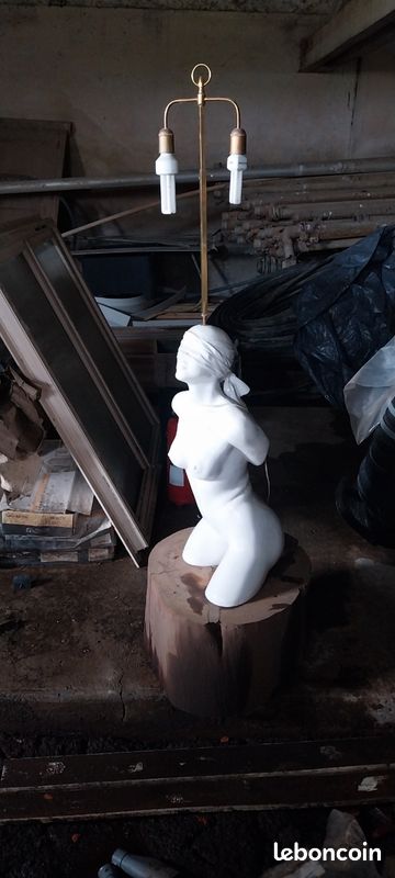 Vend lampe sur socle bois (image 3)