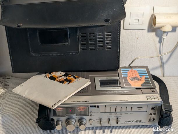 Rare vintage Enregistreur Cassette Stéréo Portable AV AUDIO VISUAL STEREO D6920