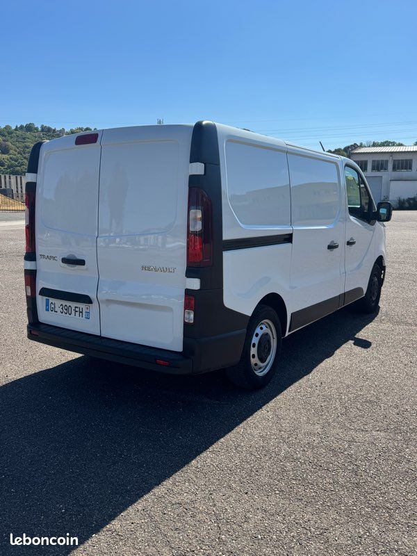 Renault trafic l1h1 blue DCI 110 confort 3 places (image 2)