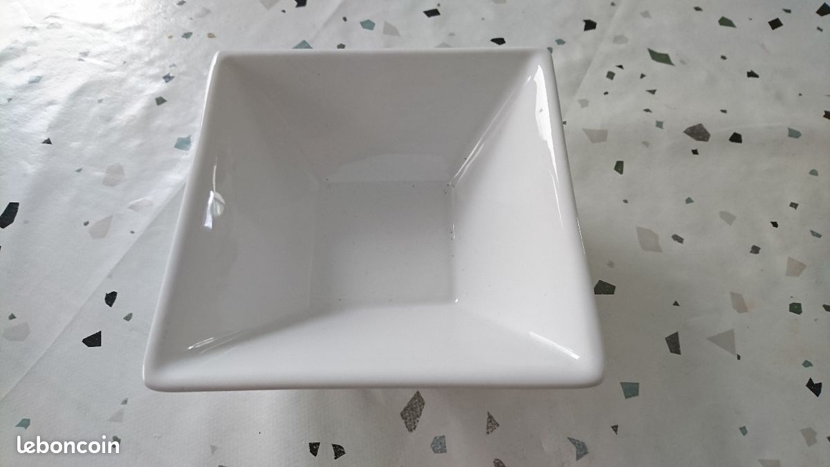 Coupelle blanche (image 1)
