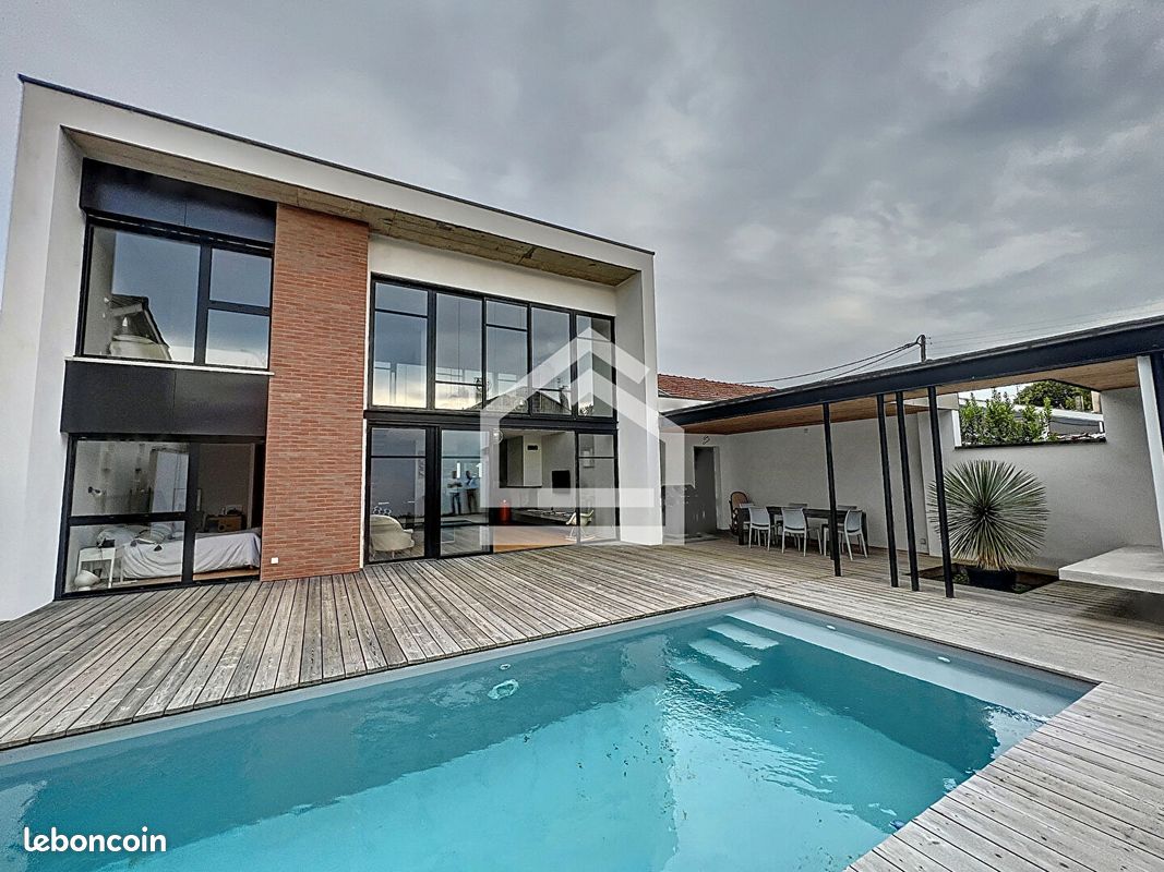 Maison 6 pièces 145 m² - Mérignac 33700 (image principale 0)